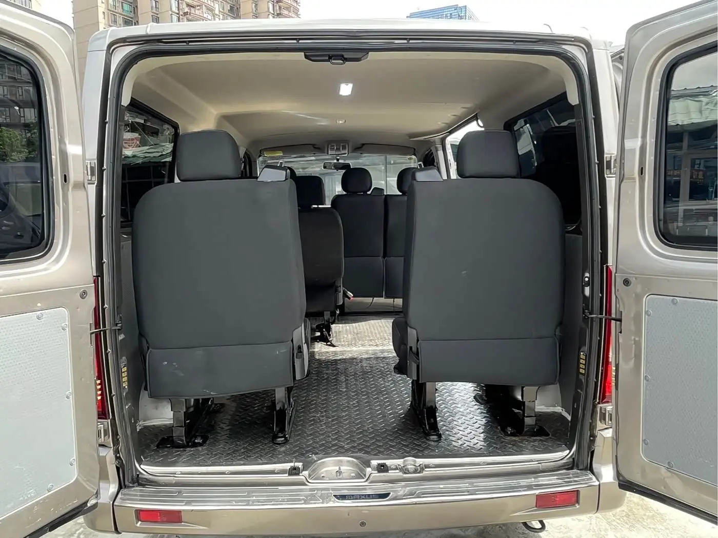 SAIC Maxus Xintu V80 2024 — Фото 8/9