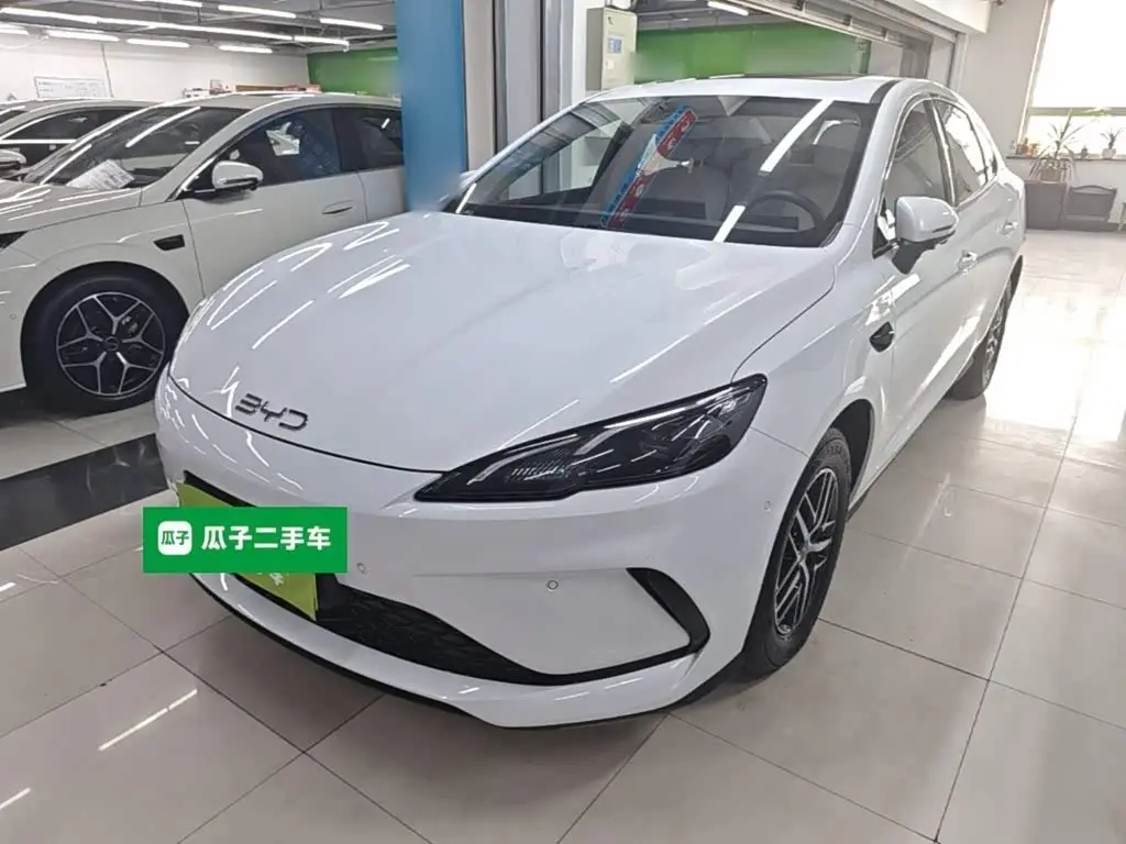 BYD Hai Bao 05 DM-i 2025 — Photo 2/20