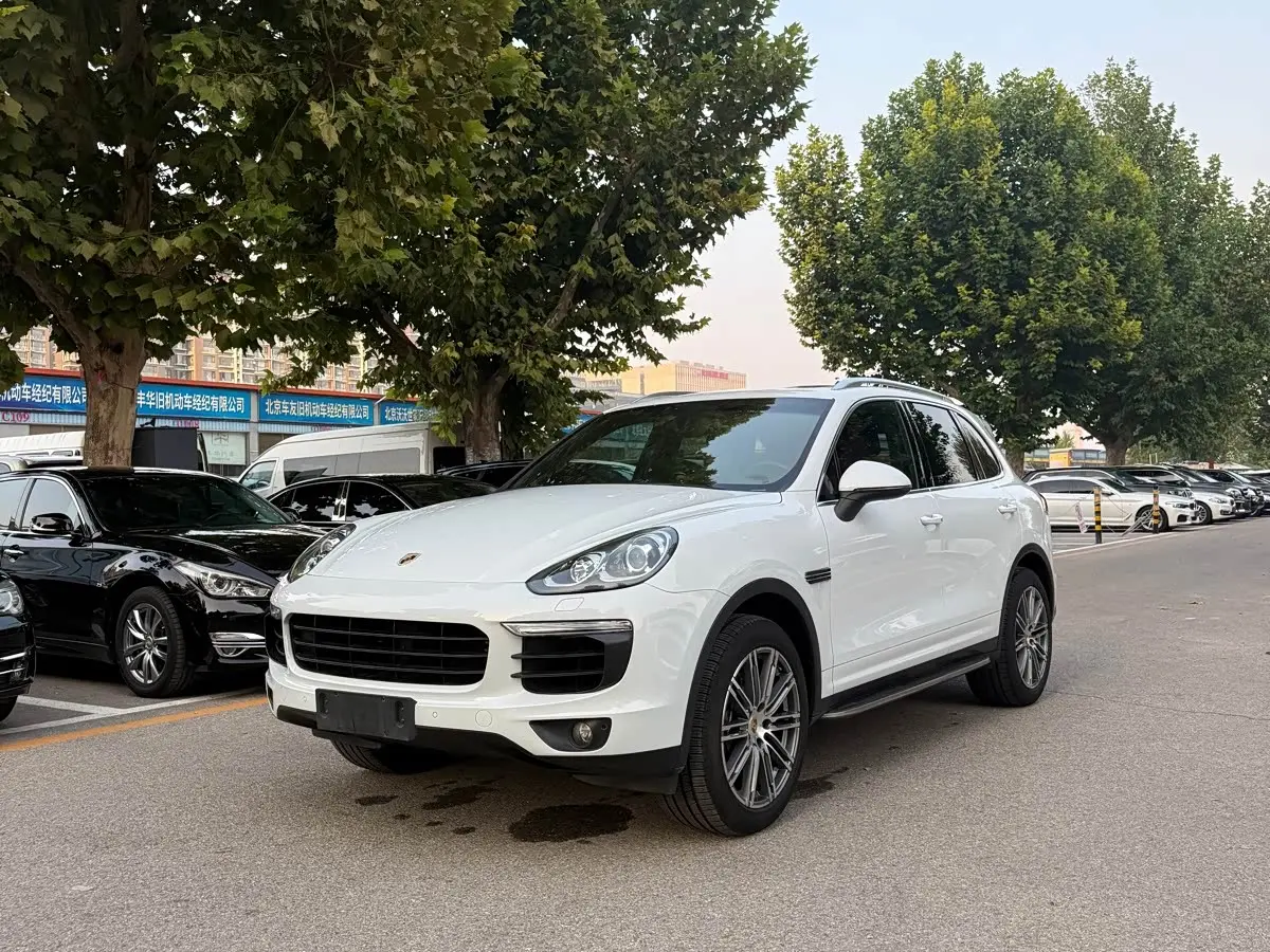 Porsche Cayenne 2016 — Photo 1/20