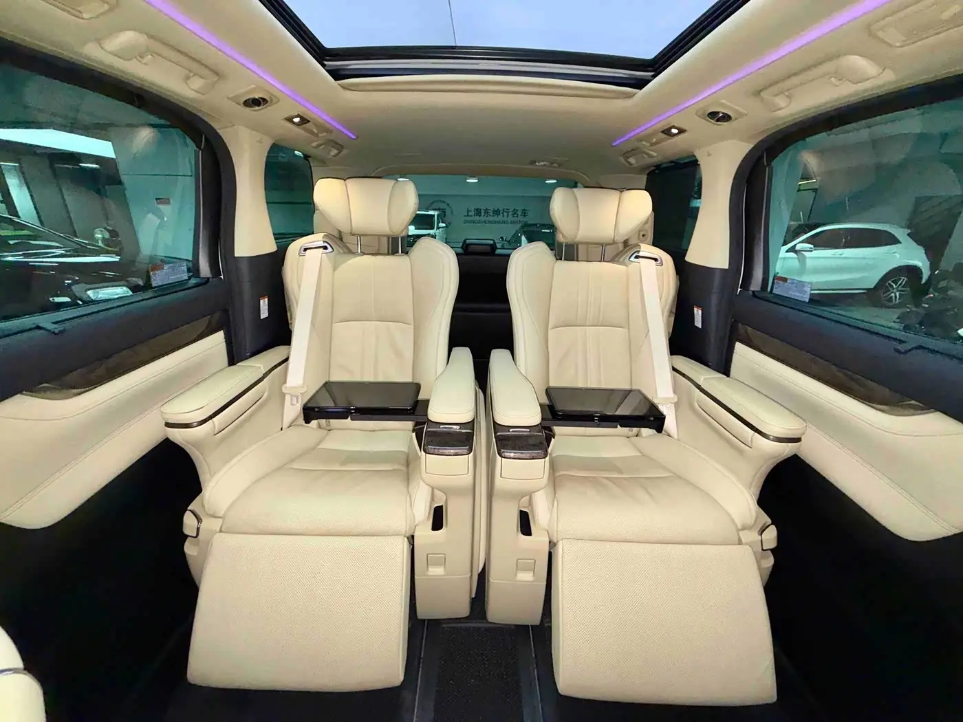 Toyota Vellfire 2022 — Photo 6/20
