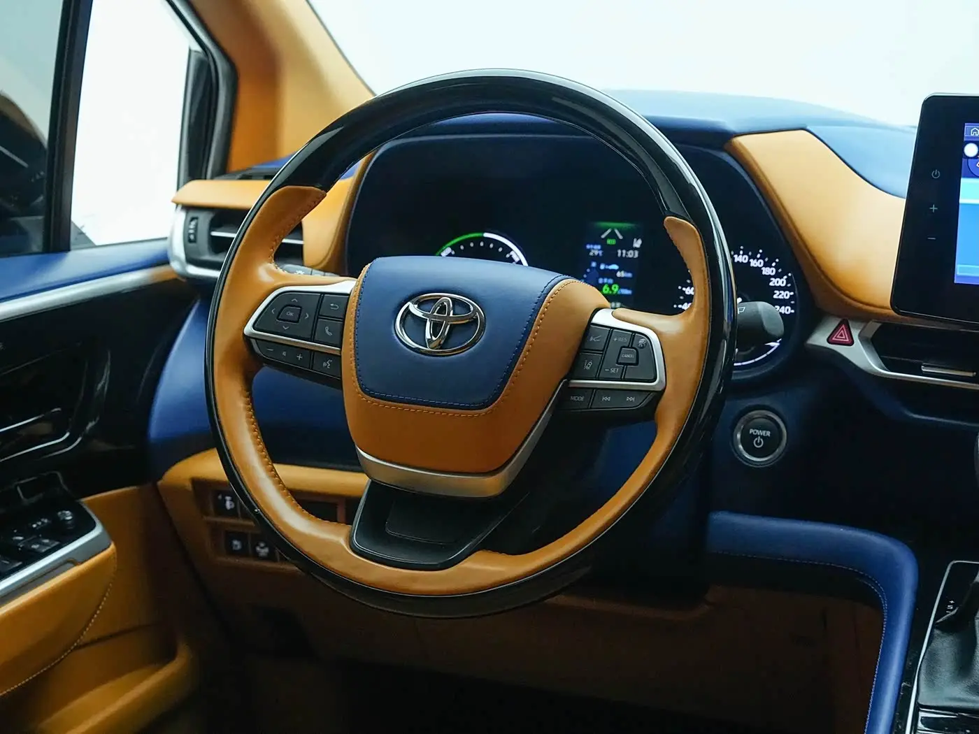 Toyota Sienna 2024 — Şəkil 10/20