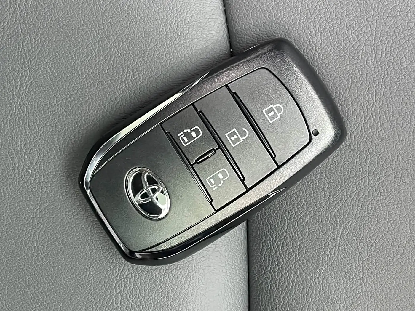 Toyota Granvia 2025 — Photo 15/20