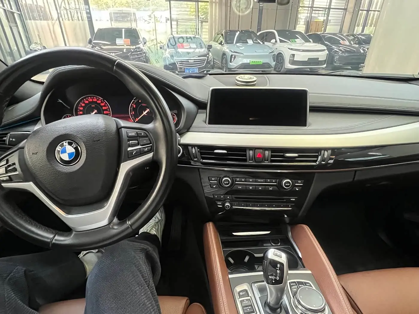 BMW X6 2019 — Photo 9/12