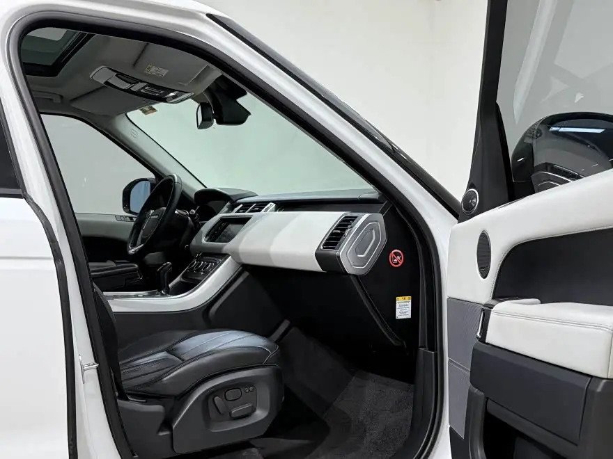 Land Rover Range Rover Sport 2015 — Photo 10/17