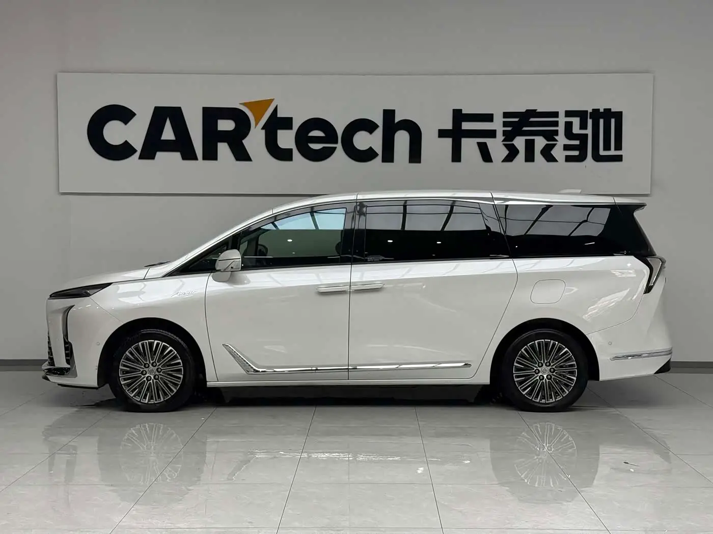 Buick GL8 New Energy 2024 — Photo 3/16