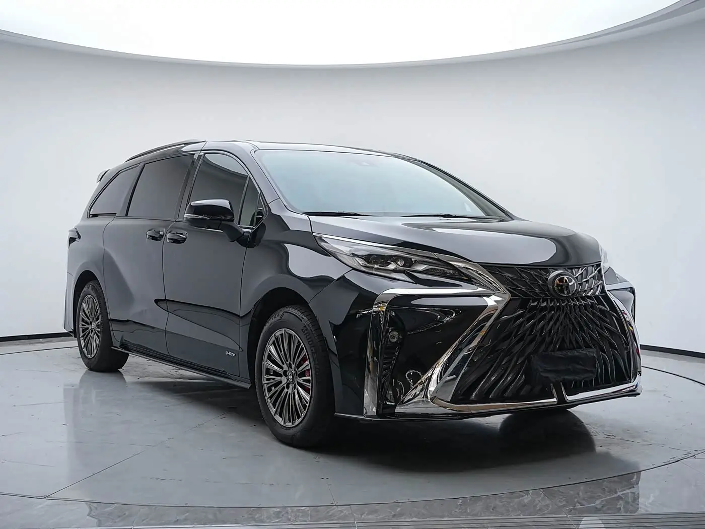 Toyota Sienna 2024 — Şəkil 3/20