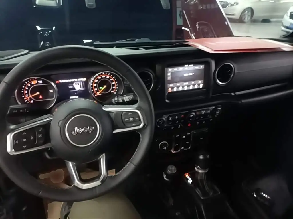 Jeep Wrangler 2019 — Фото 10/20
