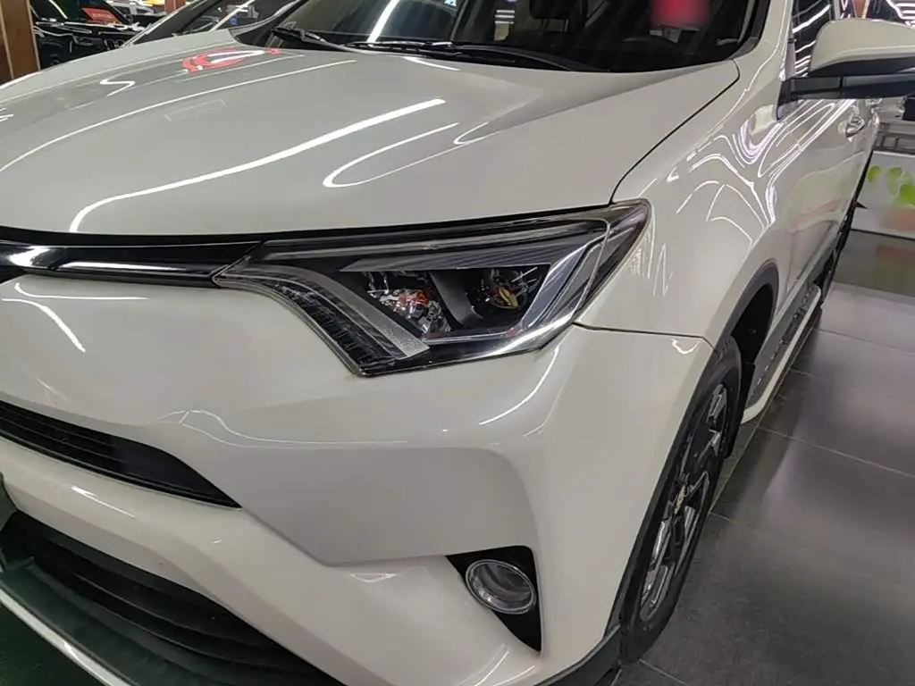 Toyota RAV4 Rongfang 2017 — ფოტო 3/20