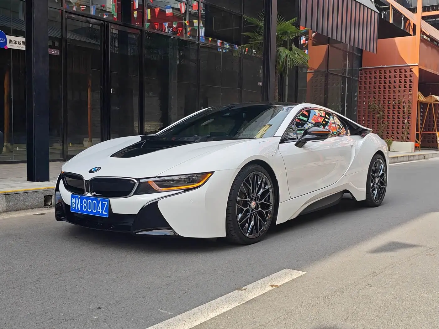BMW i8 2017 — Şəkil 16/20