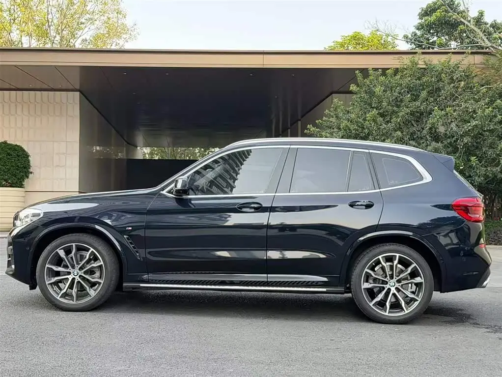 BMW X3 2021 — Photo 17/18