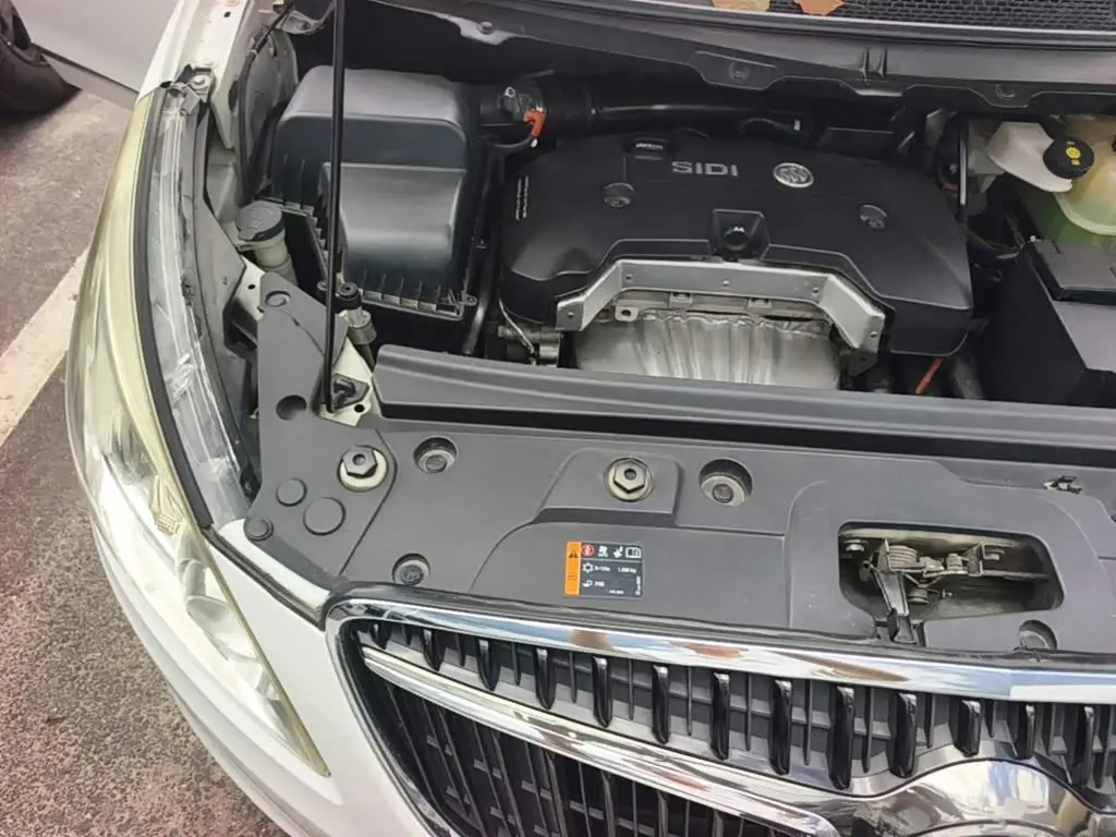 Buick GL8 2017 — Photo 19/20