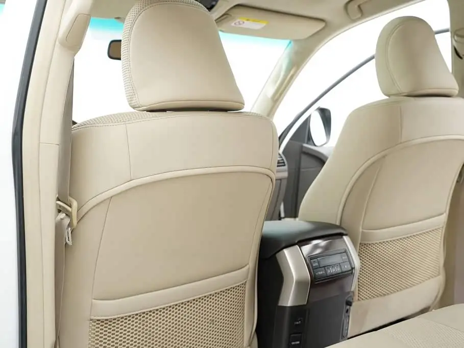 Toyota Prado 2011 — Photo 13/20