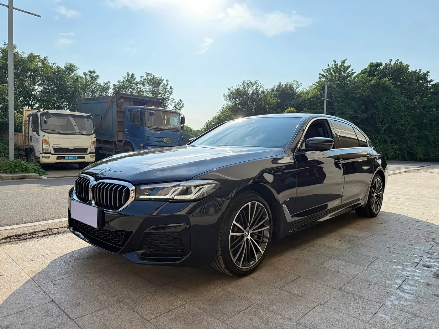 BMW 5 Series 2022 — Photo 1/14