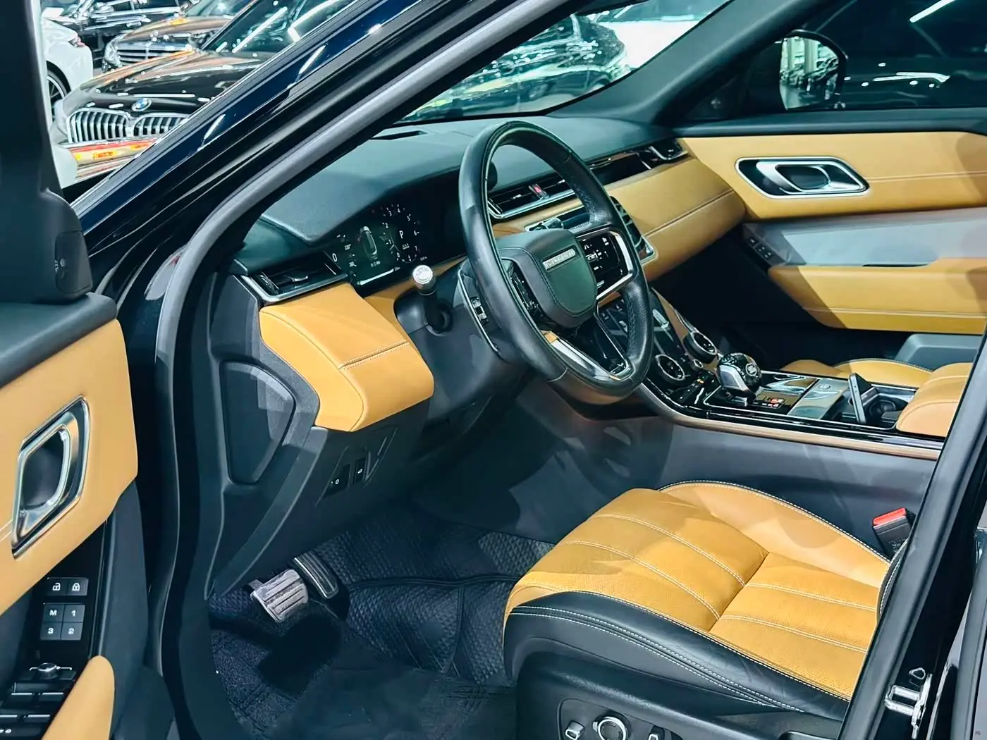 Land Rover Range Rover Velar 2022 — Photo 4/9