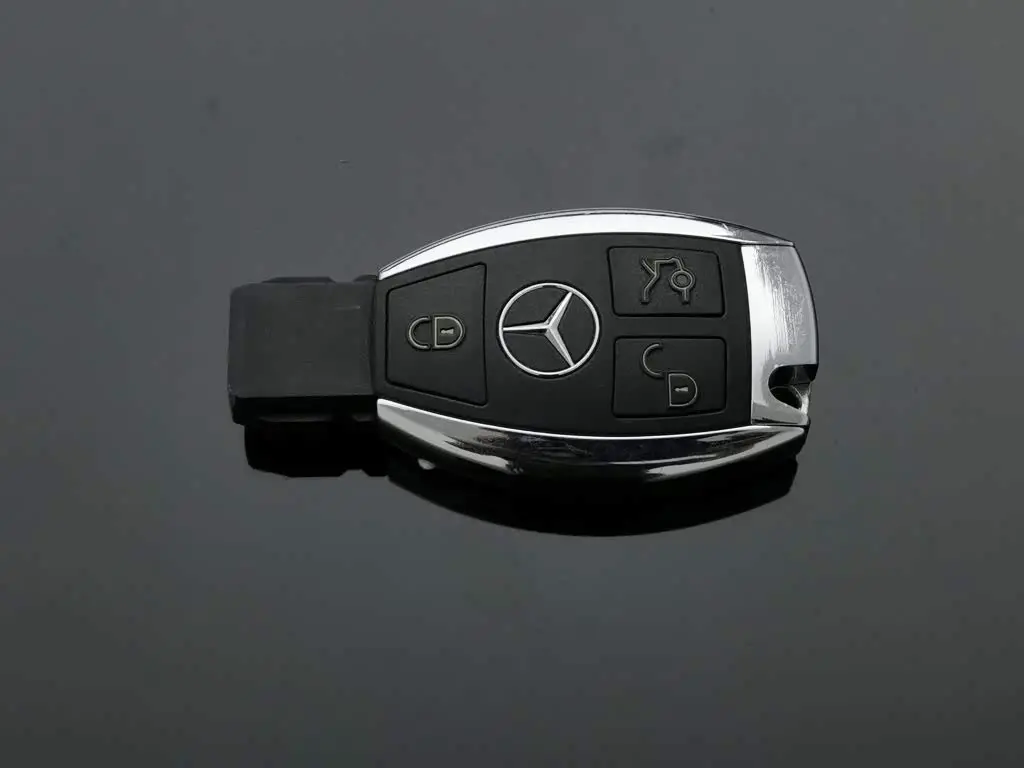 Mercedes-Benz SL-Class 2011 — Photo 19/20