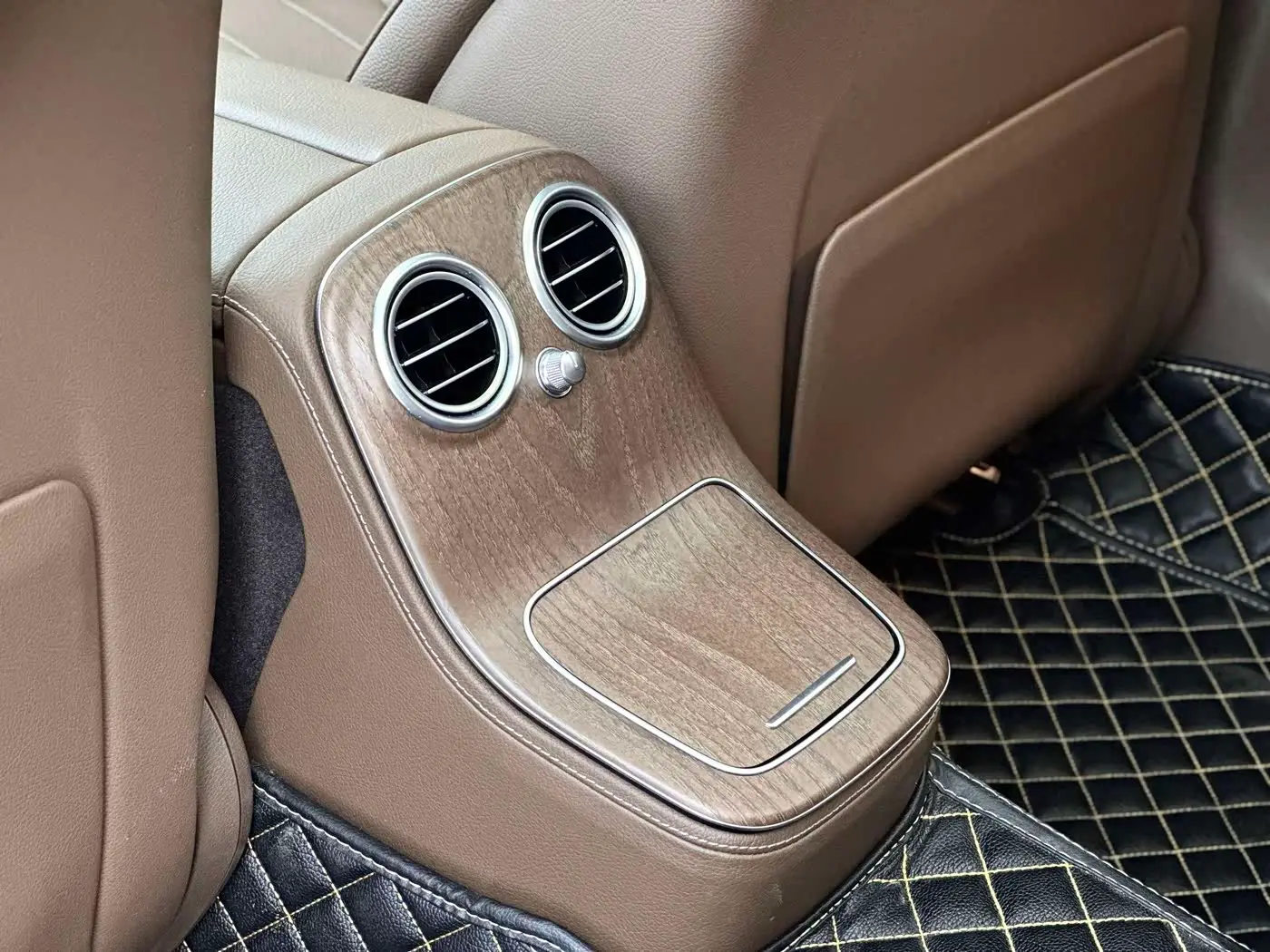 Mercedes-Benz E-Class 2022 — Фото 10/17