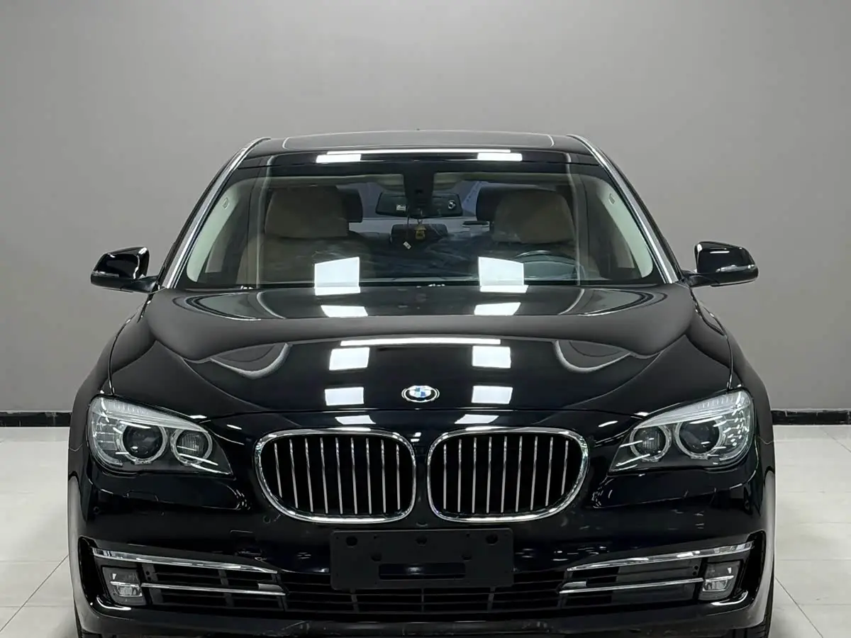 BMW 7 Series 2013 — Фото 11/12