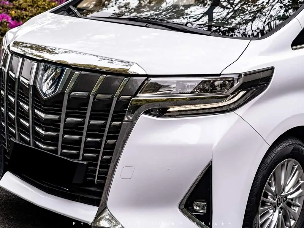 Toyota Alphard 2020 — Photo 2/18