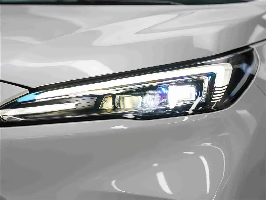 Buick GL8 New Energy 2025 — Фото 14/16