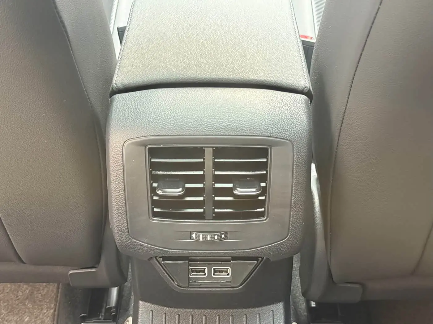 Volkswagen T-ROC 2022 — Photo 20/20
