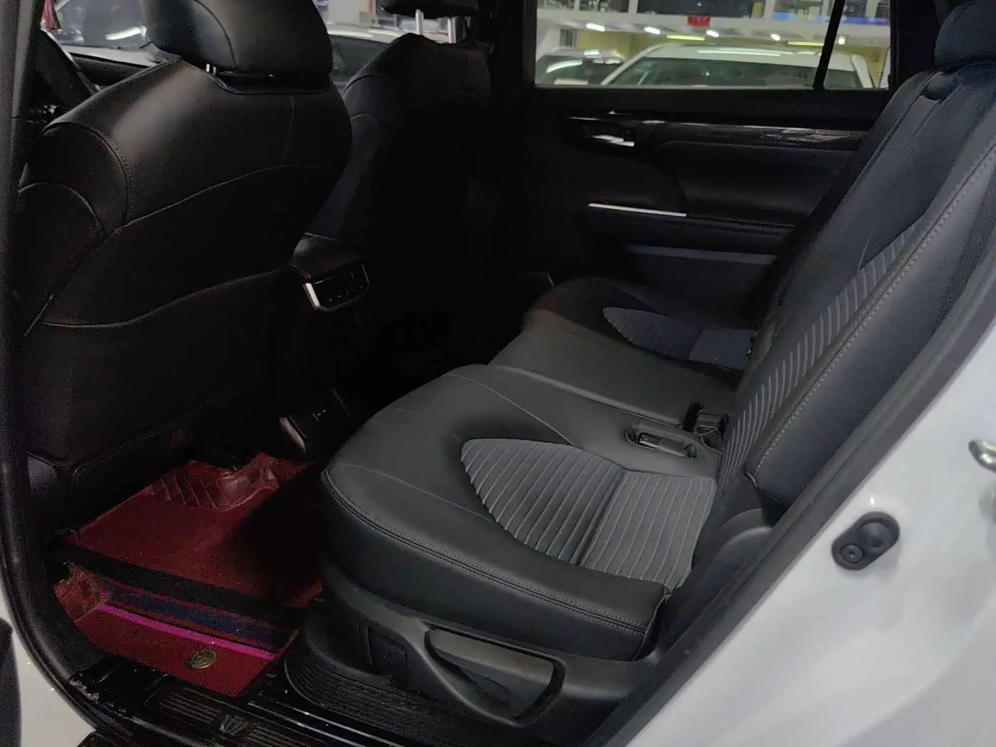 Toyota Crown Kluger 2024 — Photo 6/11