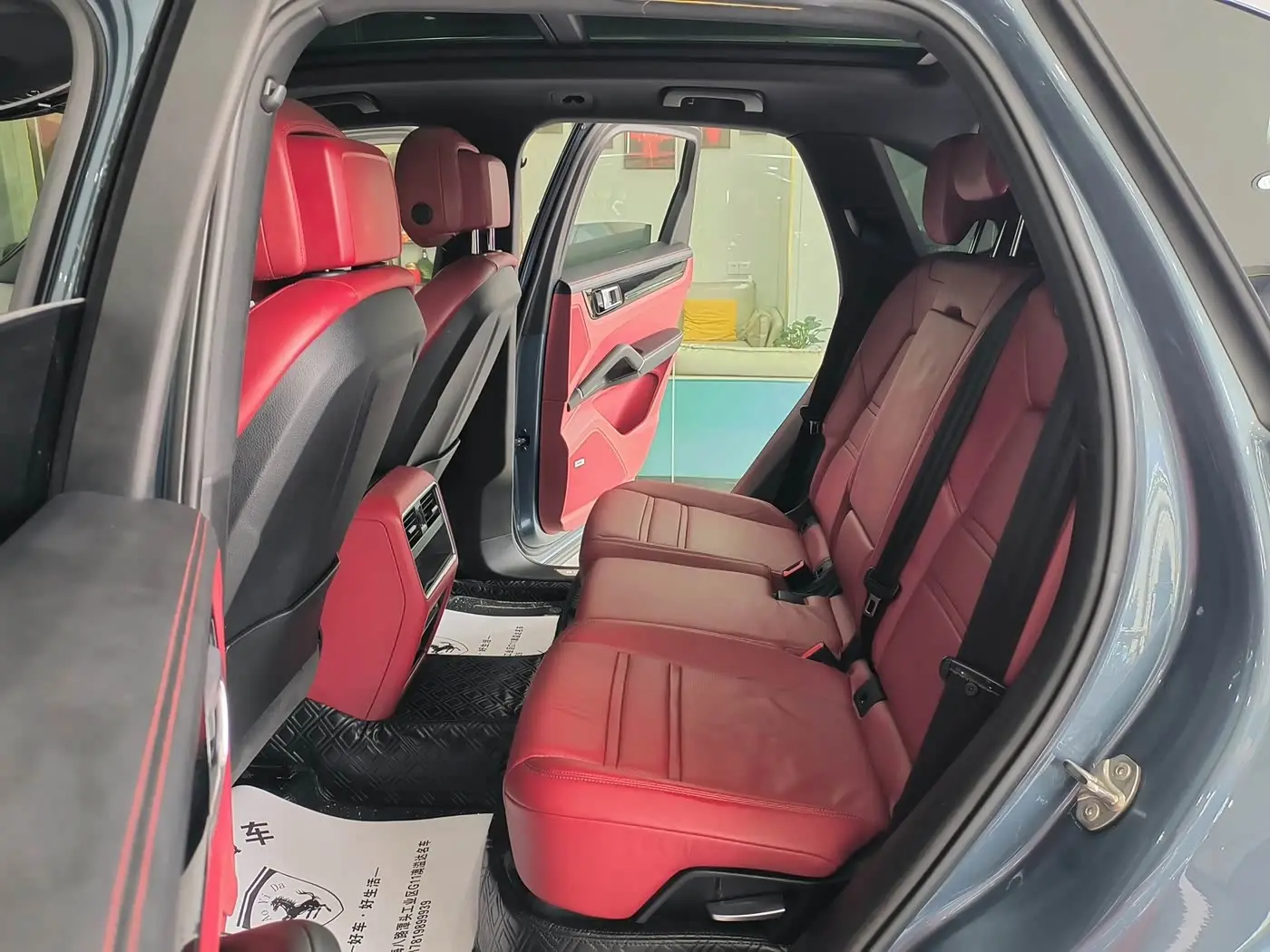 Porsche Cayenne 2019 — Photo 4/18