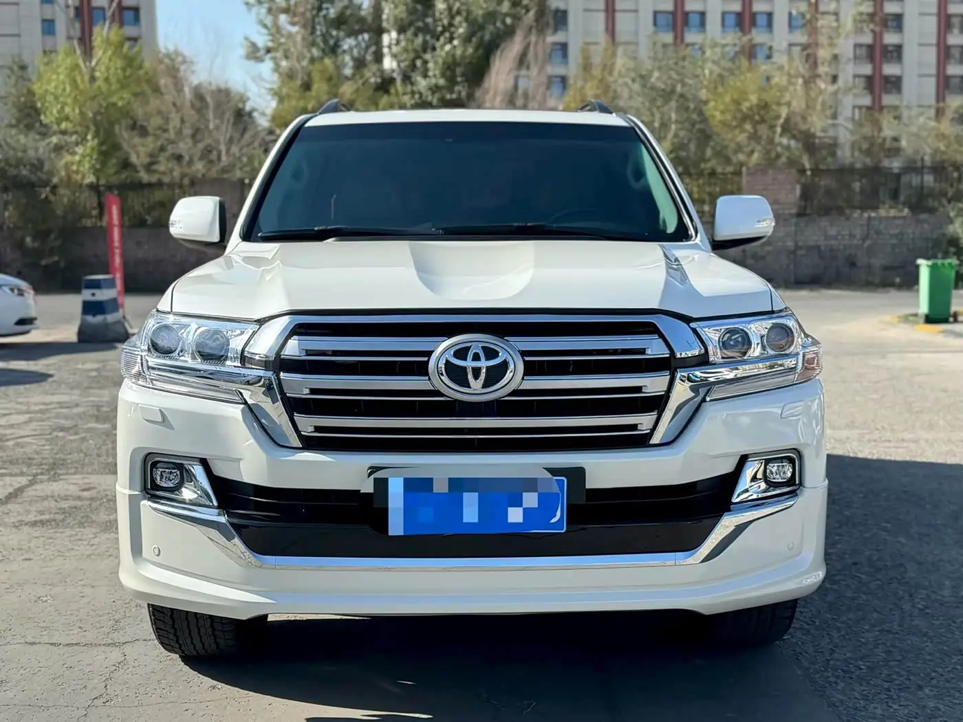 Toyota Land Cruiser 2013 — Photo 2/9