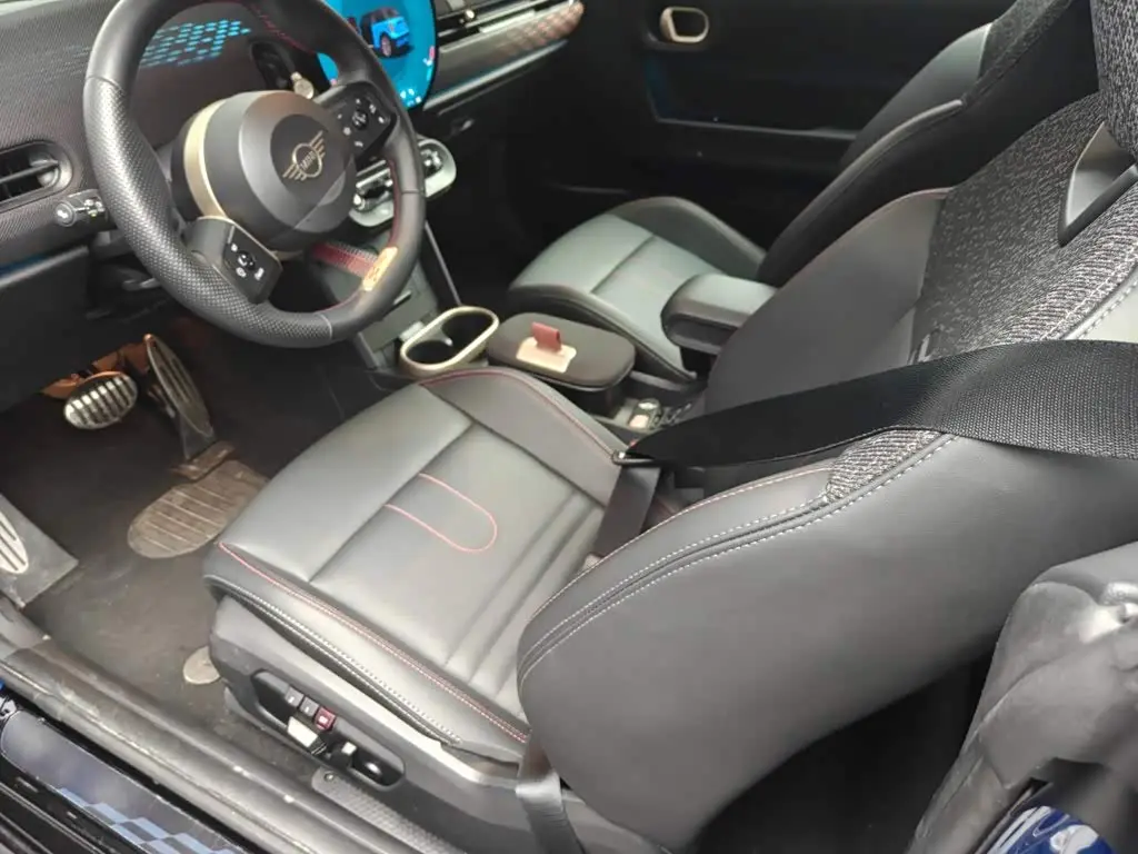 MINI JCW 2025 — Şəkil 10/19