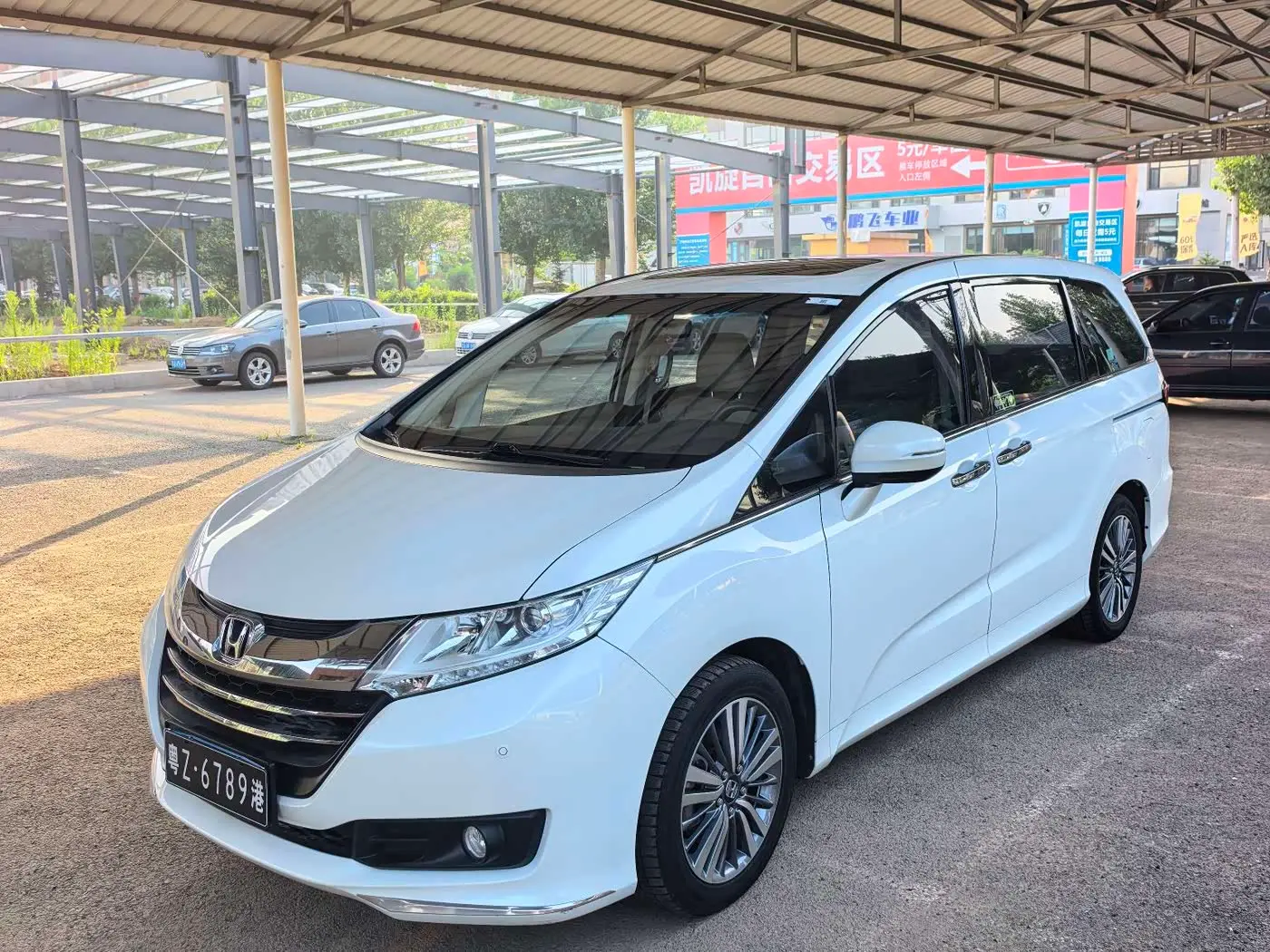 Honda Odyssey 2018 — Photo 1/9