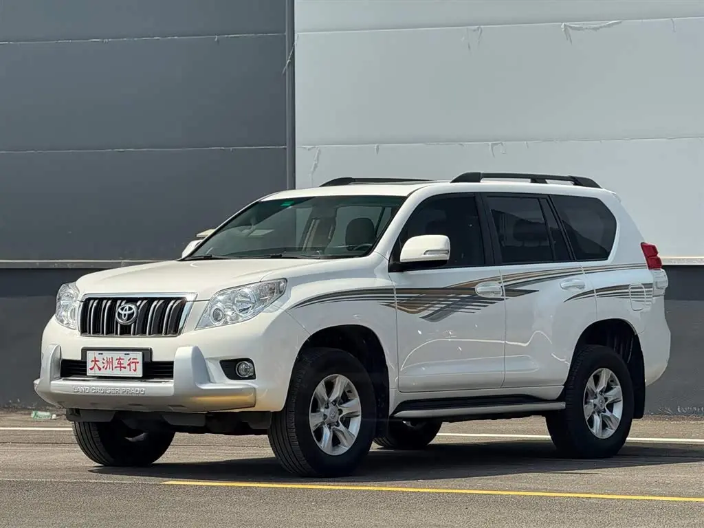 Toyota Prado 2013 — Photo 3/20
