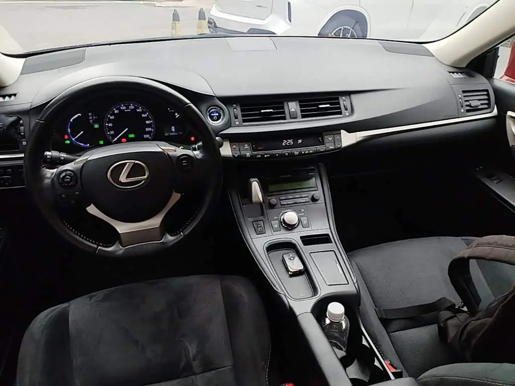 Lexus CT 2018 — Фото 10/20