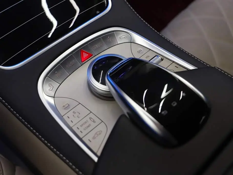 Mercedes-Benz Maybach S-Class 2015 — Photo 12/20