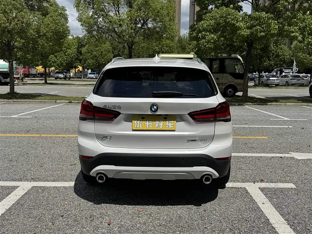 BMW X1 2022 — Photo 6/20