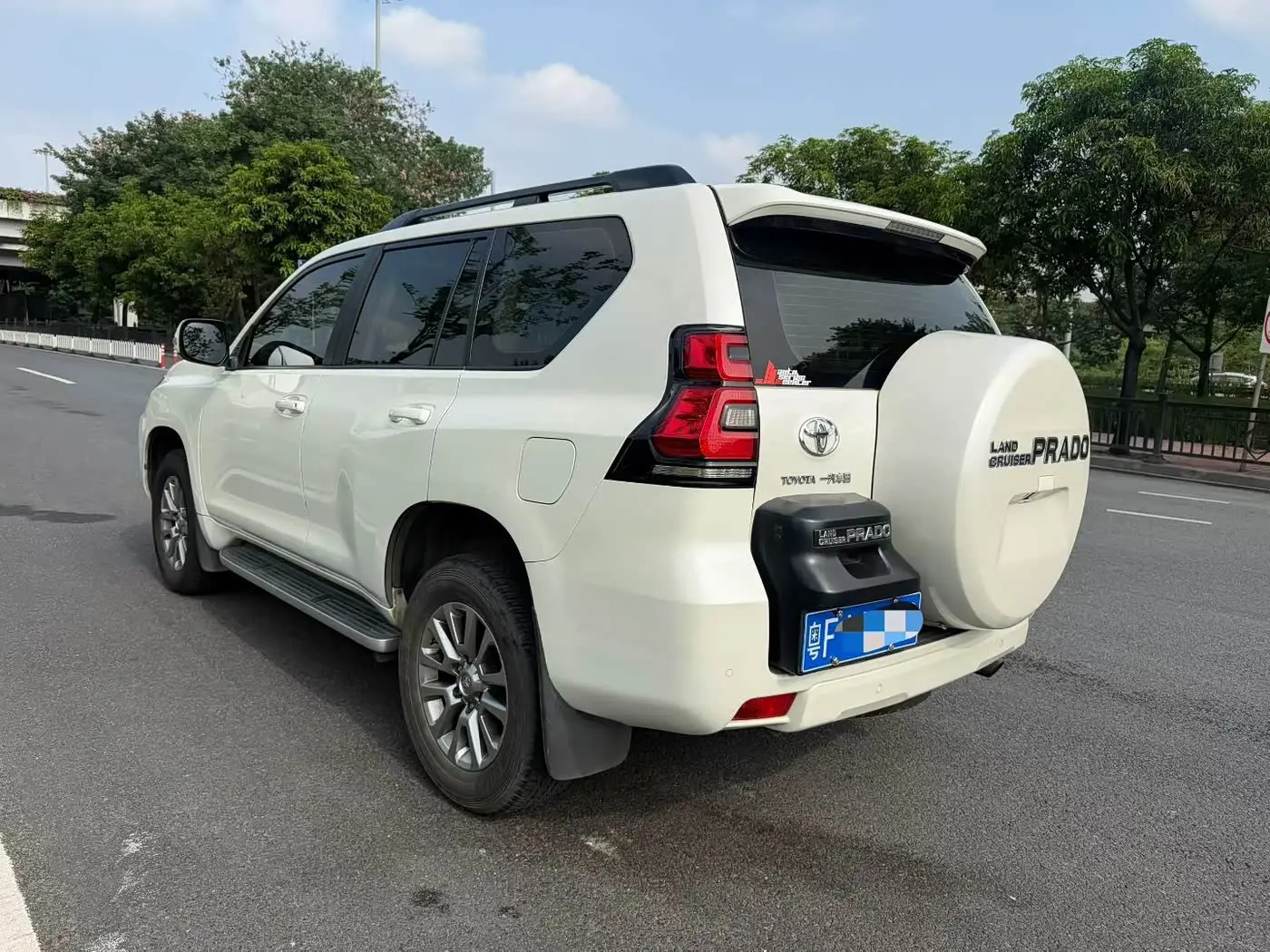 Toyota Prado 2019 — Photo 5/9