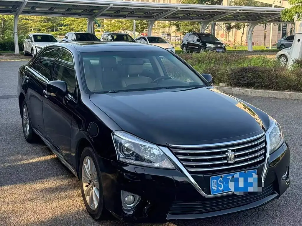 Toyota Crown 2014 — ფოტო 3/11