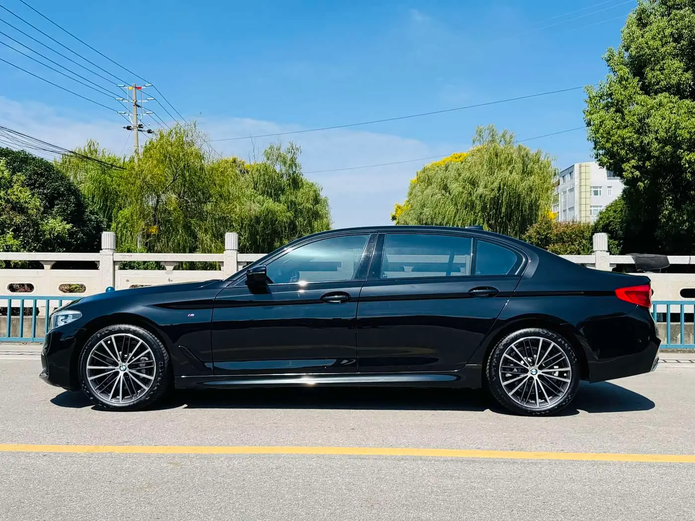 BMW 5 Series 2019 — Photo 5/18