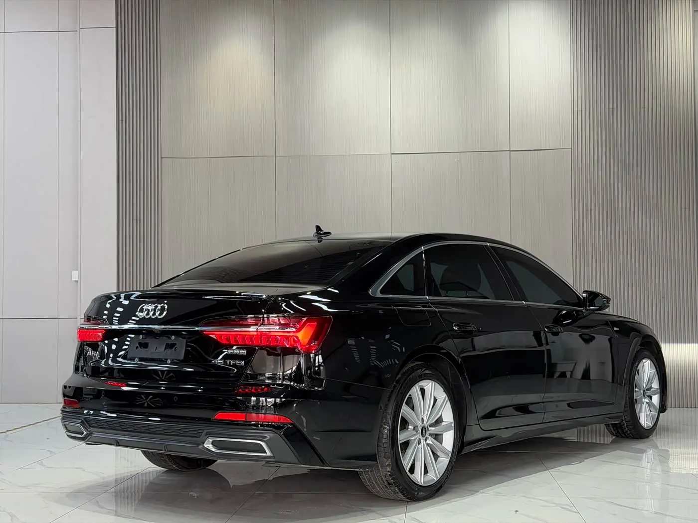 Audi A6L 2022 — Фото 4/16