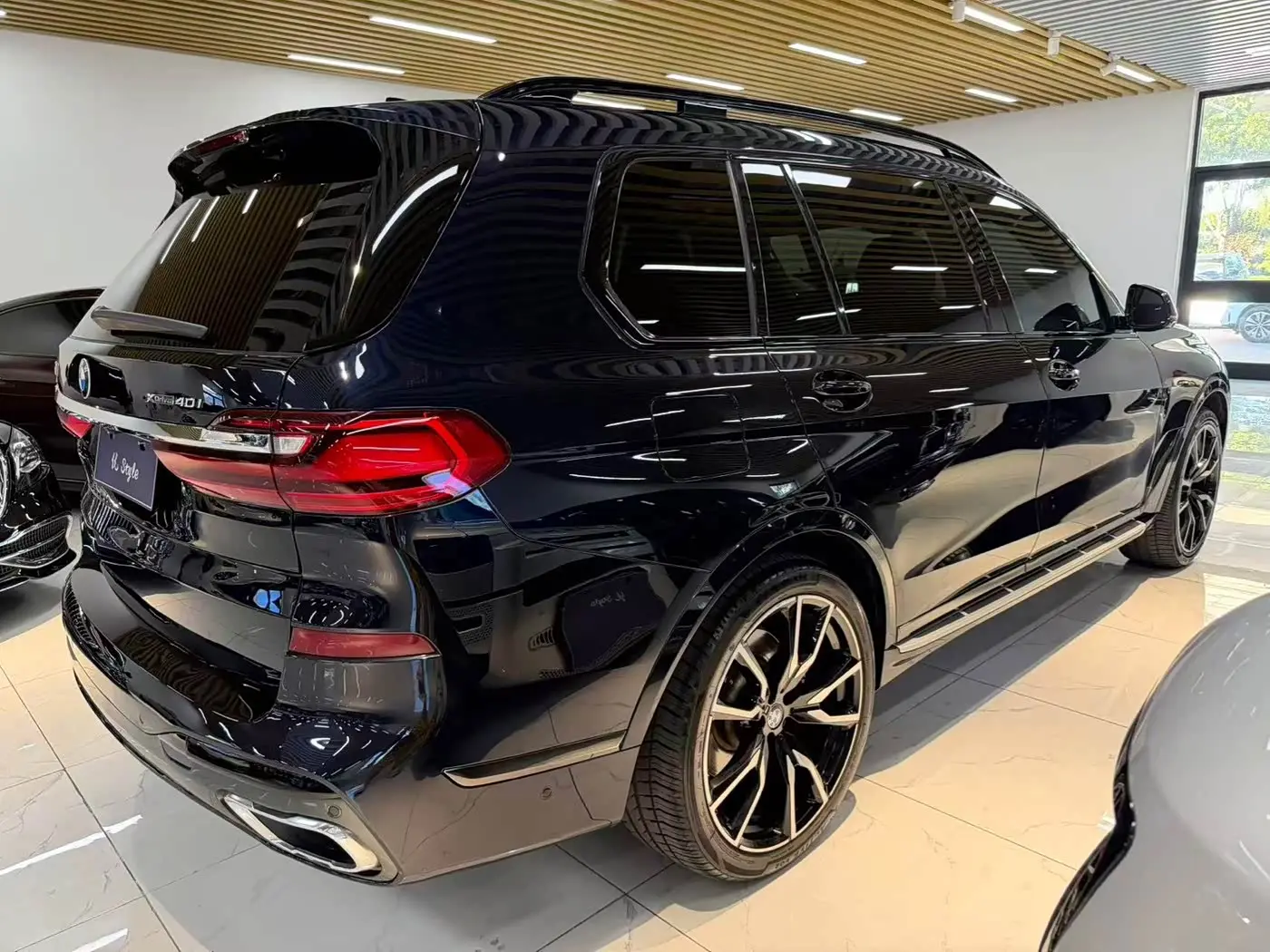 BMW X7 2019 — Фото 3/16