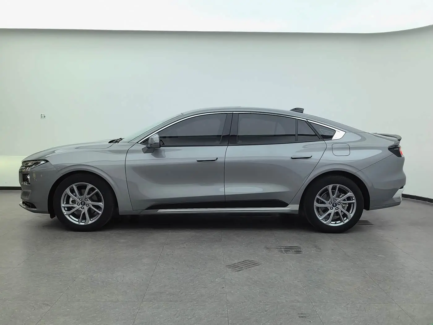 Ford Mondeo 2024 — Photo 9/20