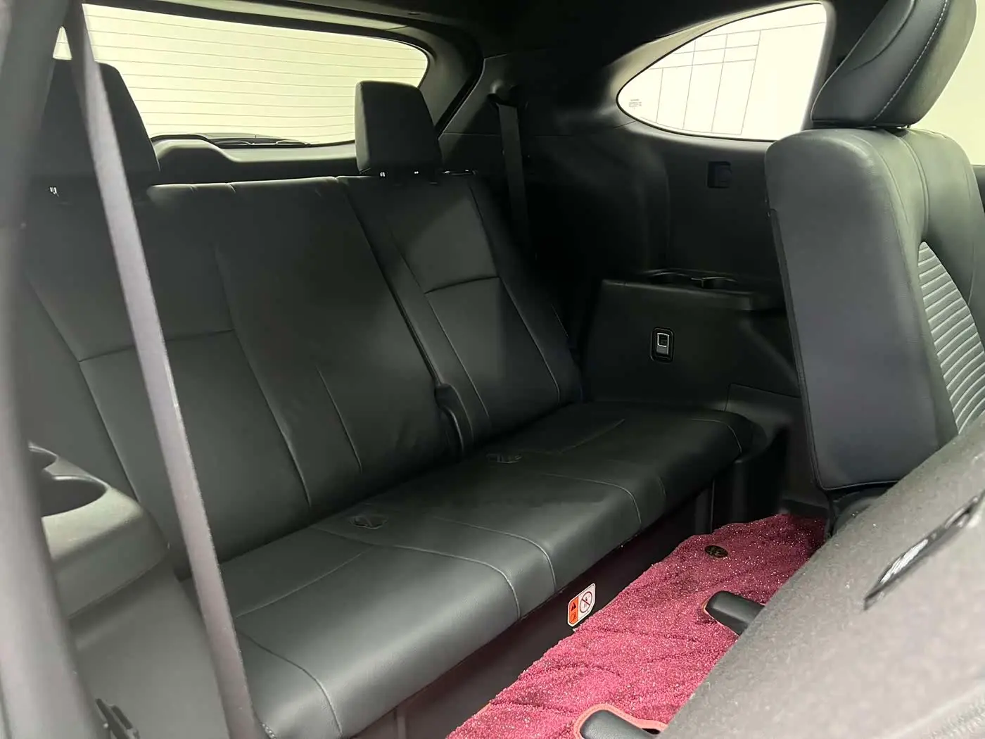 Toyota Crown Kluger 2023 — Photo 17/19