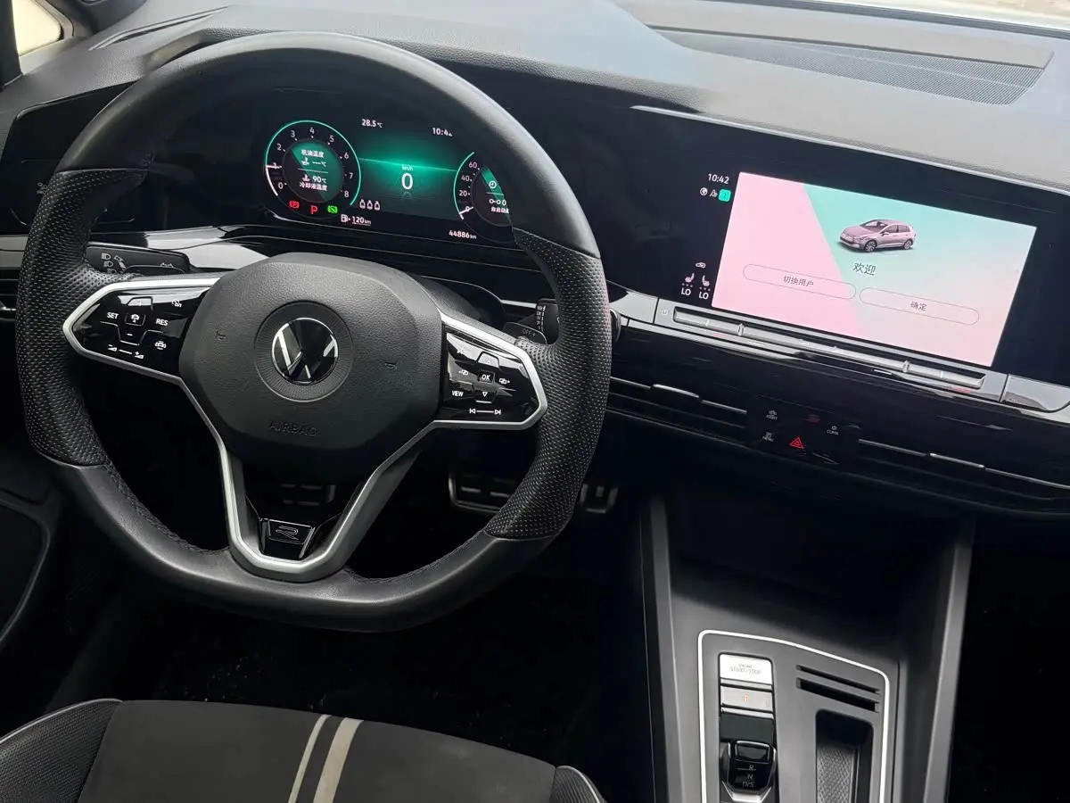 Volkswagen Golf 2022 — Photo 15/20