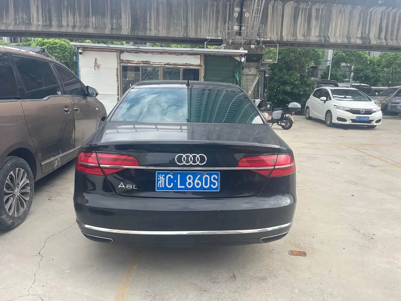 Audi A8 2015 — Photo 5/20