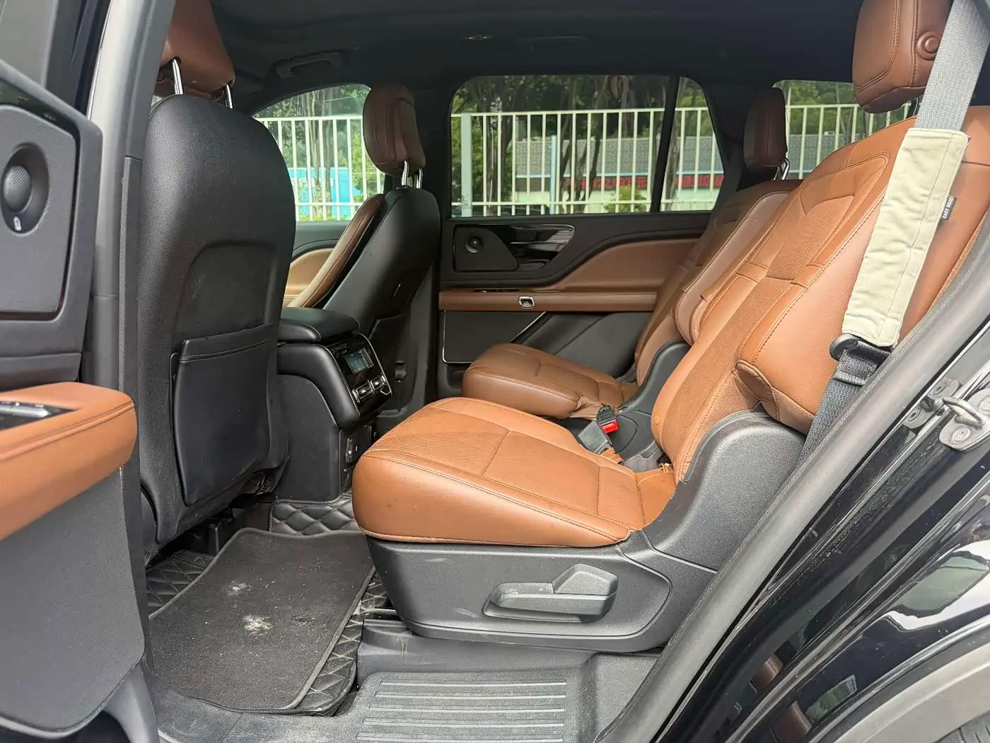 Lincoln Aviator 2021 — Photo 9/18
