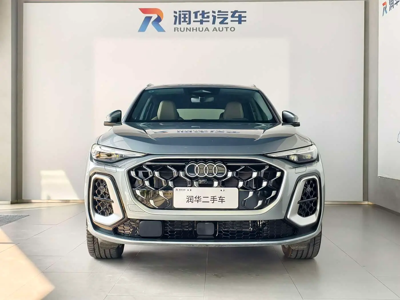 Audi Q5L 2025 — Photo 2/16