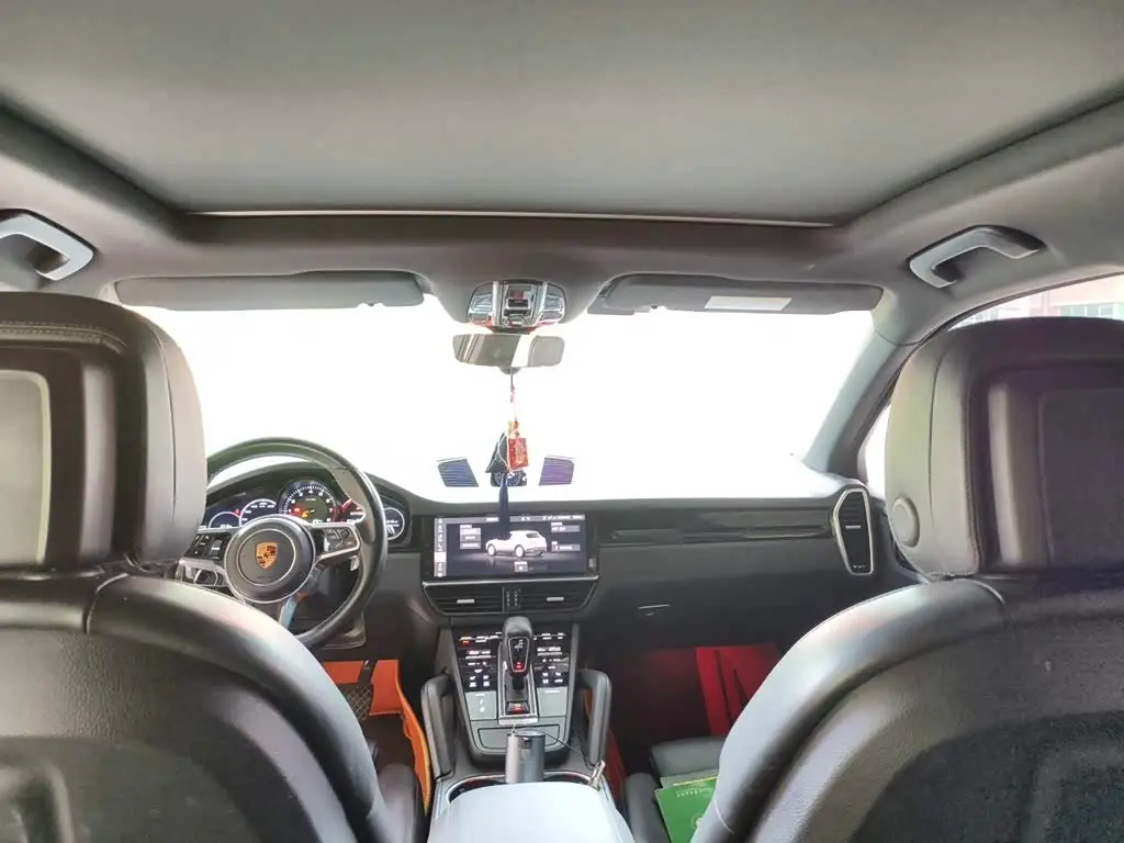 Porsche Cayenne 2020 — Photo 14/16