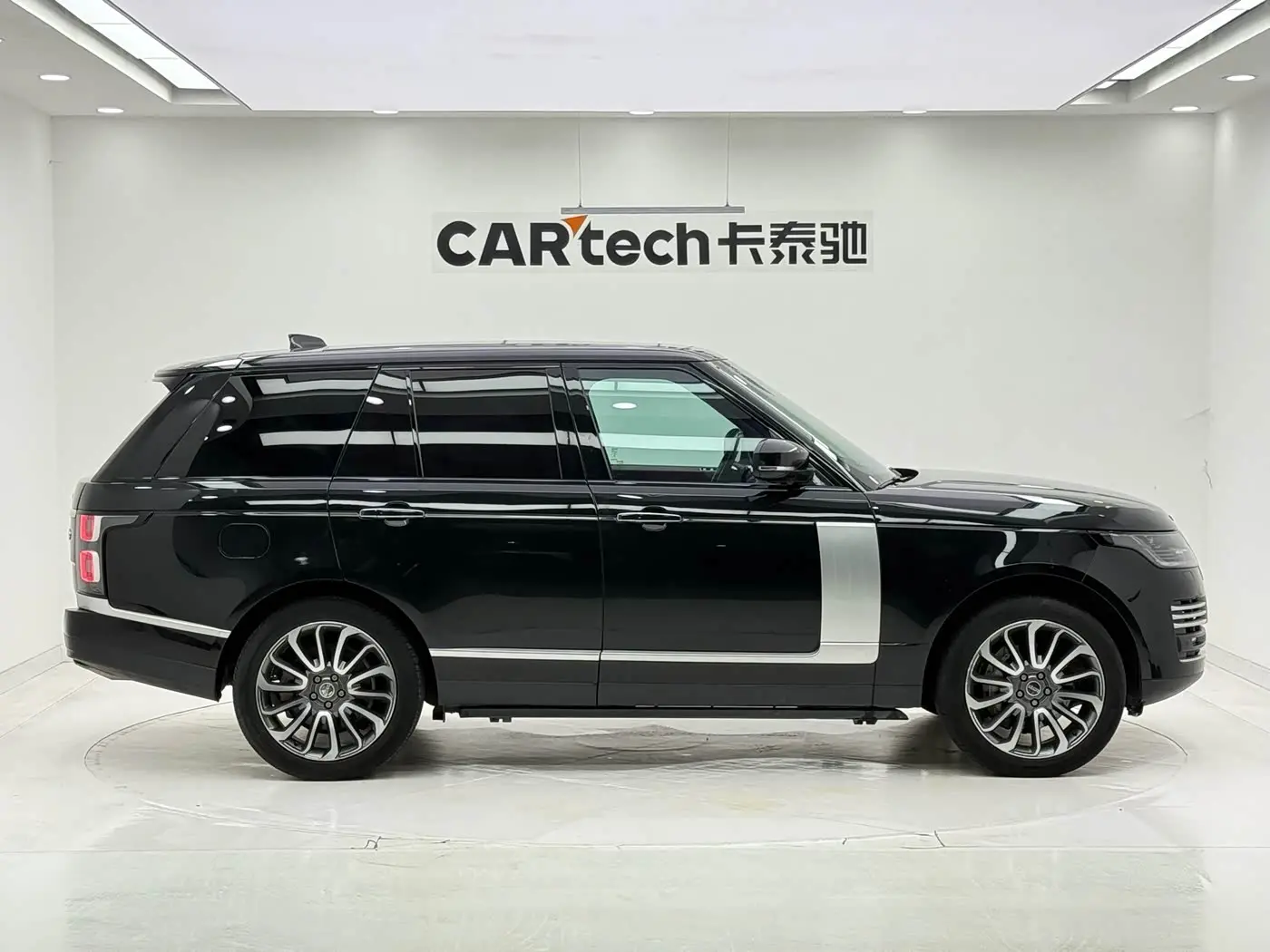Land Rover Range Rover 2021 — Photo 5/20