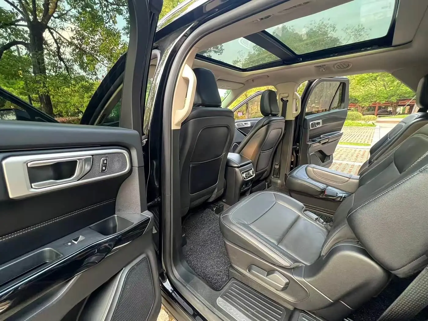 Ford Explorer 2021 — Фото 13/19