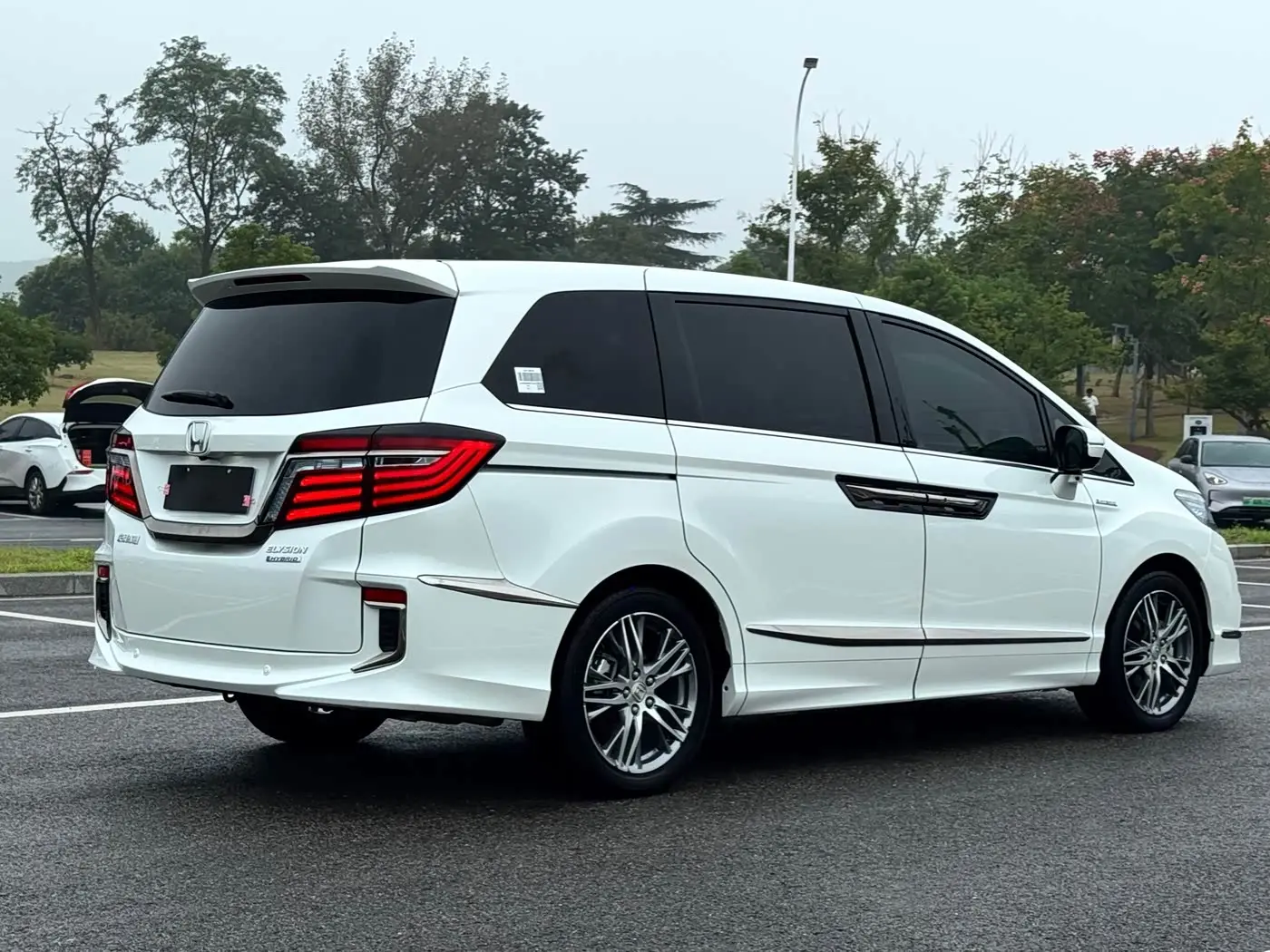 Honda Elysion 2021 — Photo 6/20