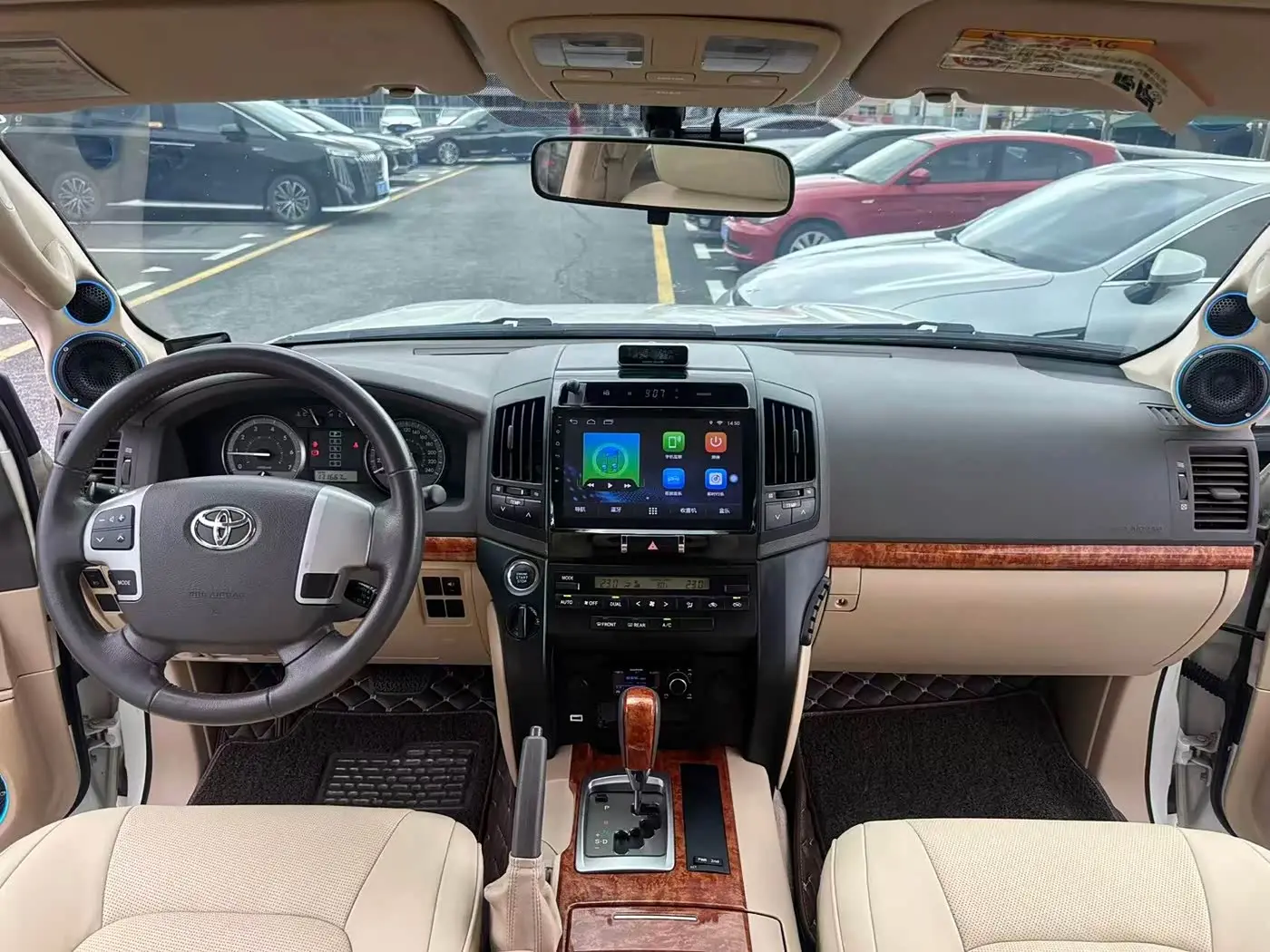 Toyota Land Cruiser 2015 — Photo 6/11