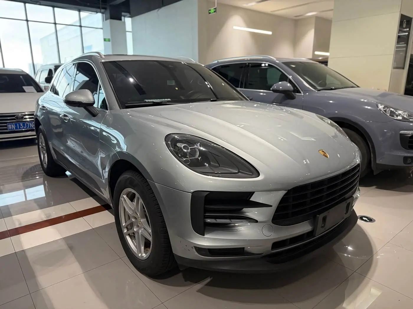 Porsche Macan 2020 — Photo 3/9